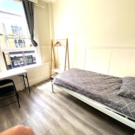 215 Edinburgh Castle Hostel โอ๊คแลนด์ ภายนอก รูปภาพ