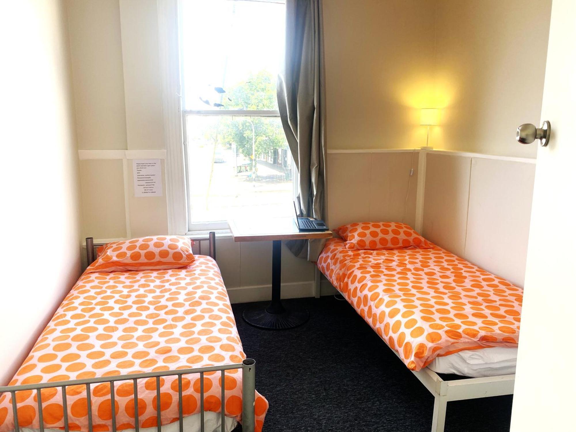 215 Edinburgh Castle Hostel โอ๊คแลนด์ ภายนอก รูปภาพ