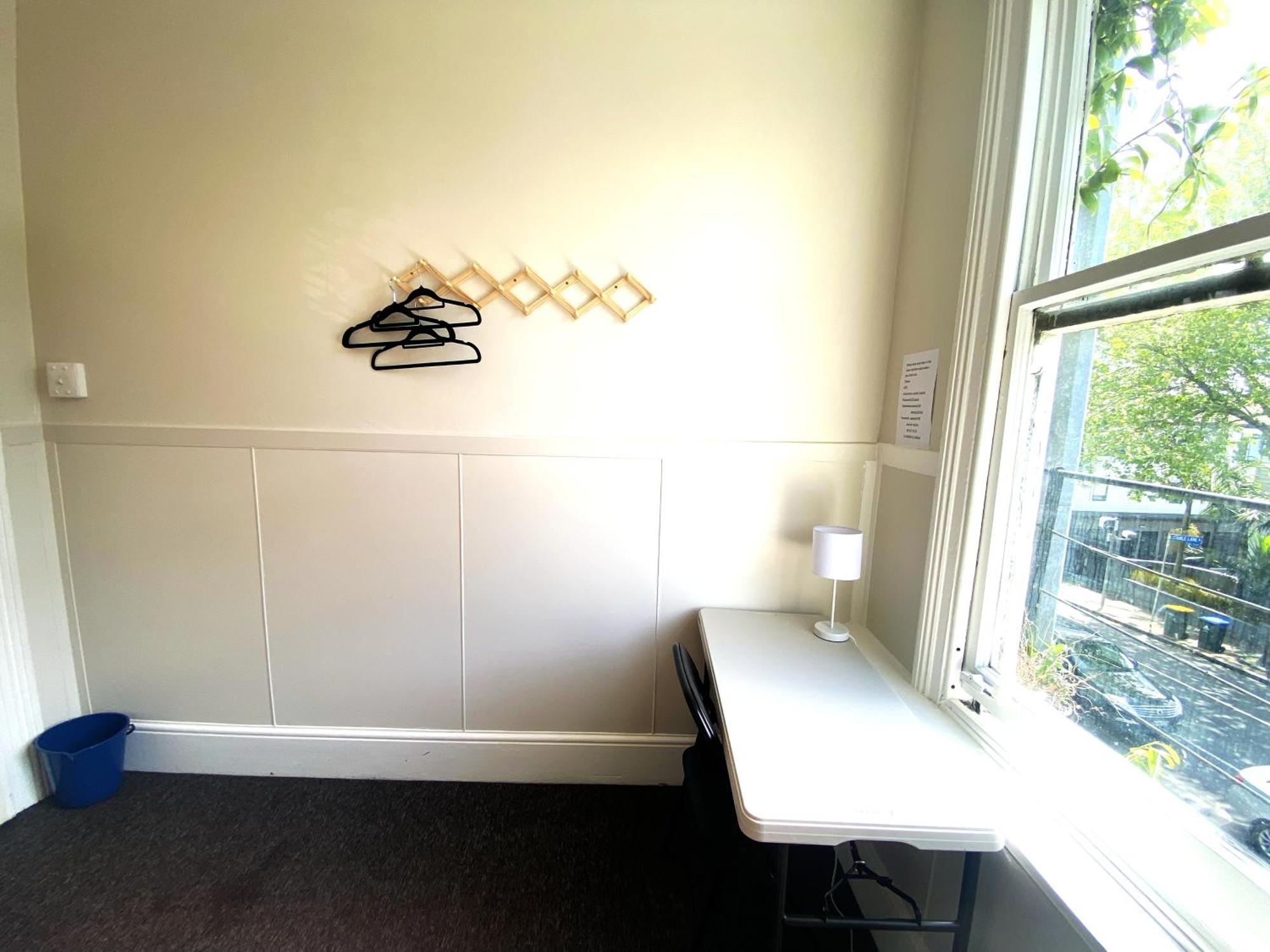215 Edinburgh Castle Hostel โอ๊คแลนด์ ภายนอก รูปภาพ