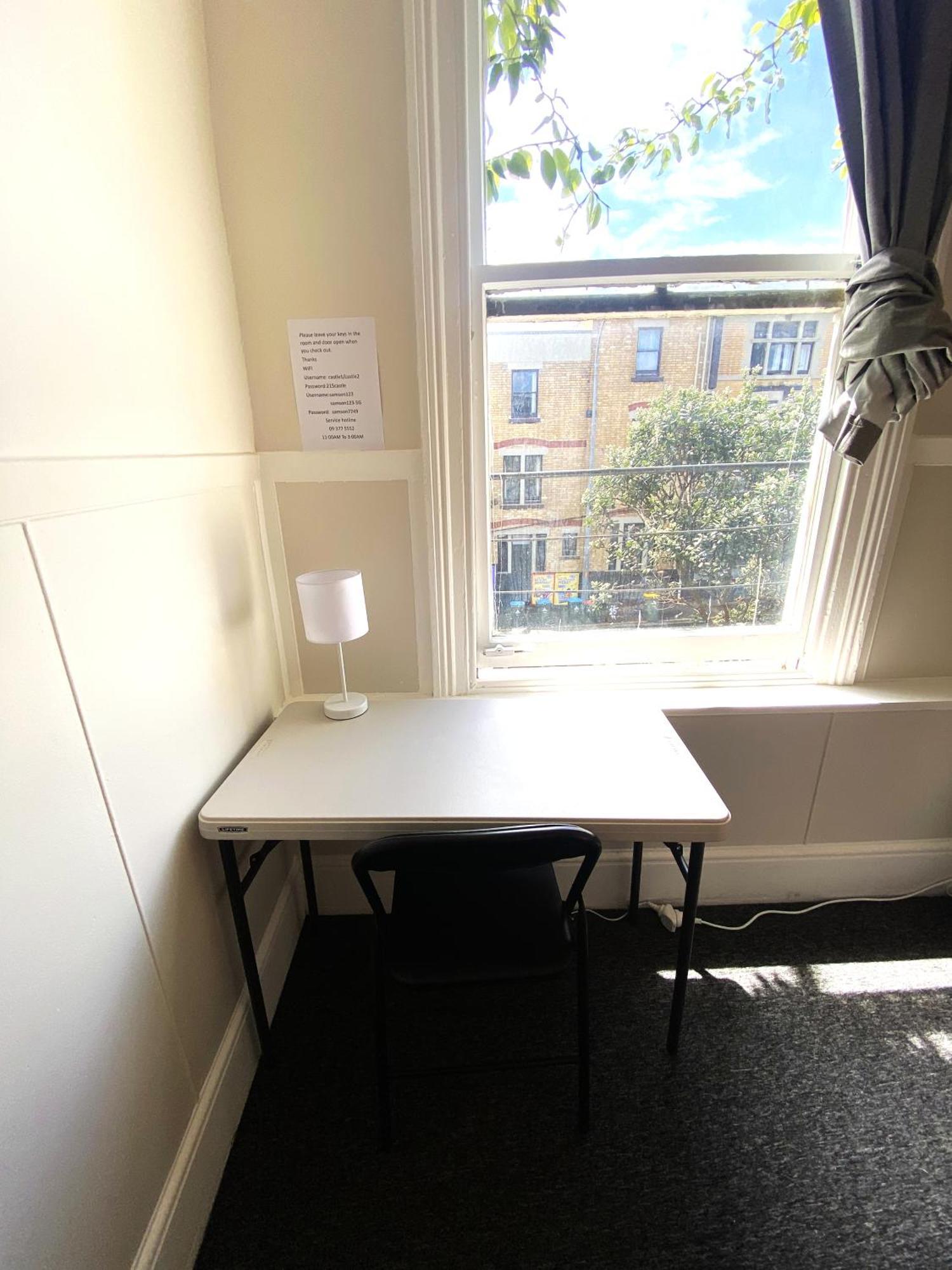 215 Edinburgh Castle Hostel โอ๊คแลนด์ ภายนอก รูปภาพ
