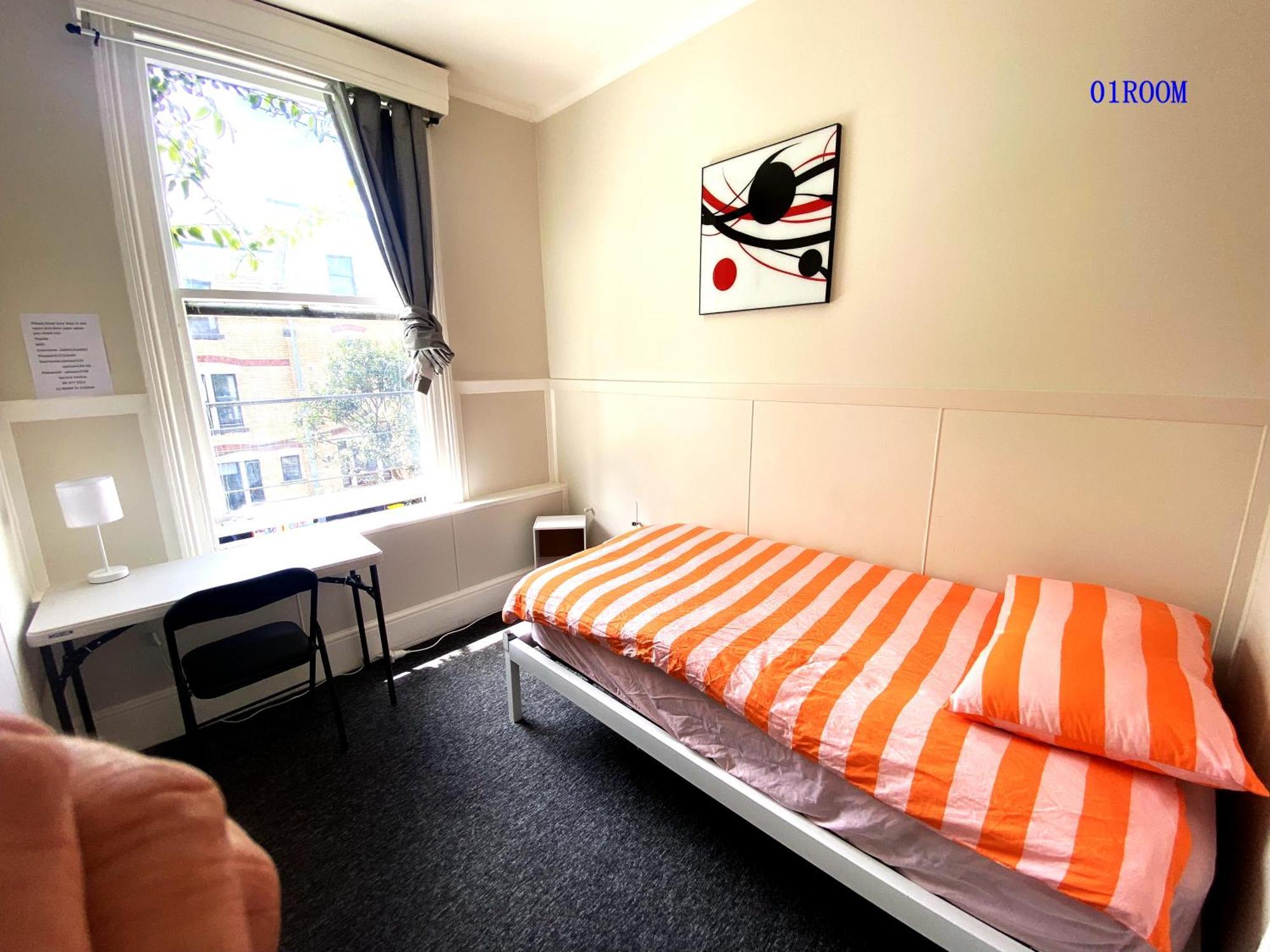 215 Edinburgh Castle Hostel โอ๊คแลนด์ ภายนอก รูปภาพ