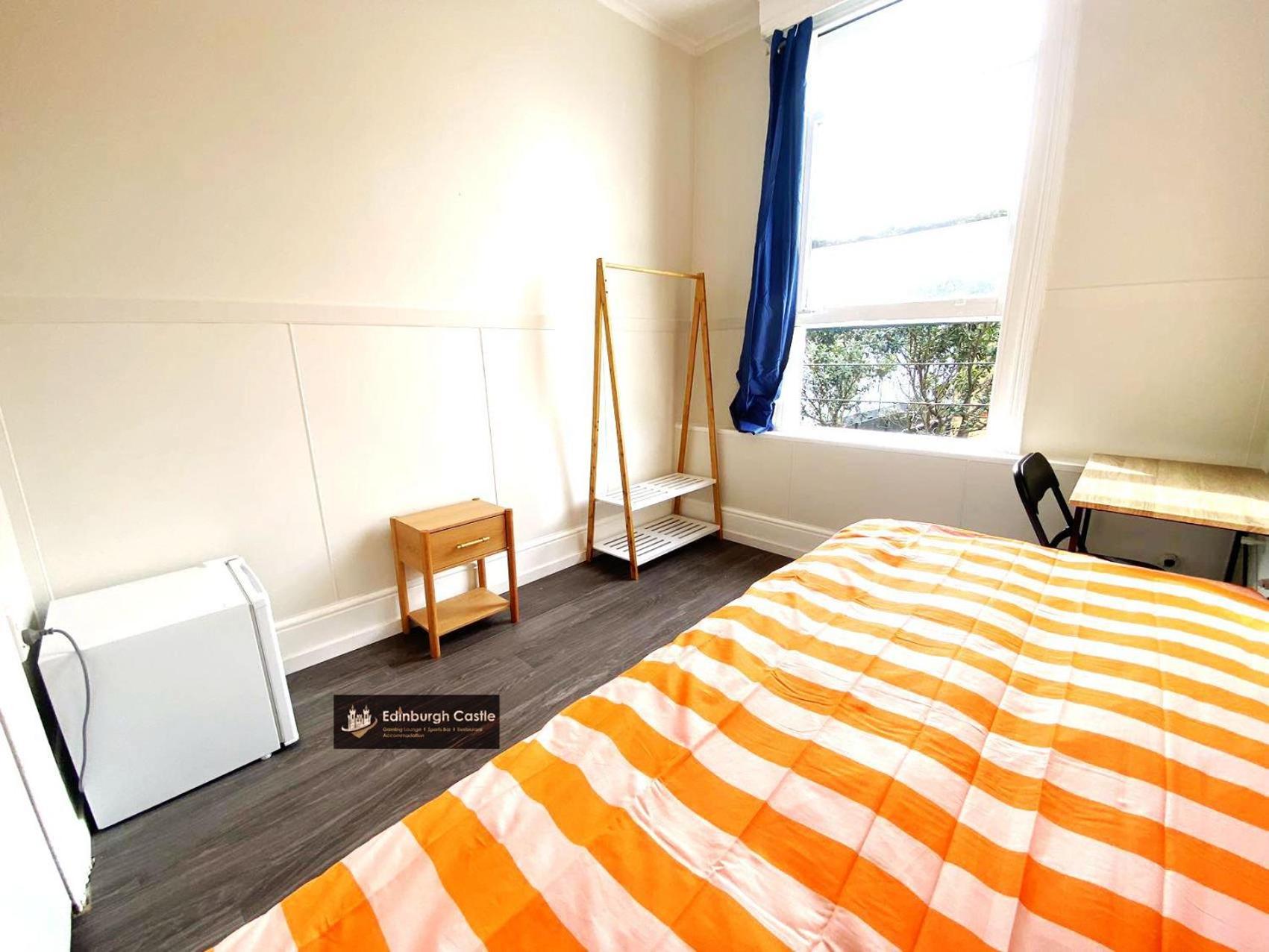 215 Edinburgh Castle Hostel โอ๊คแลนด์ ภายนอก รูปภาพ