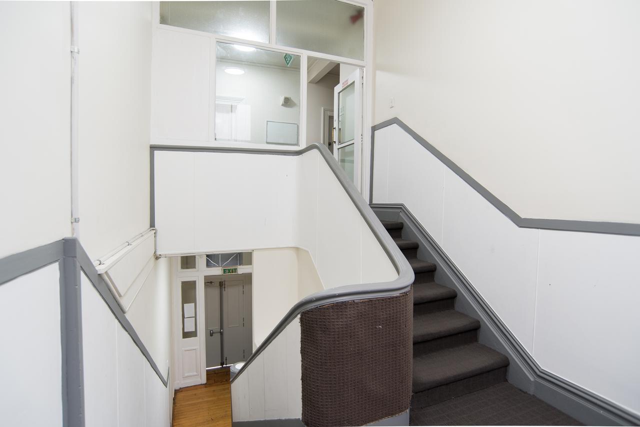 215 Edinburgh Castle Hostel โอ๊คแลนด์ ภายนอก รูปภาพ
