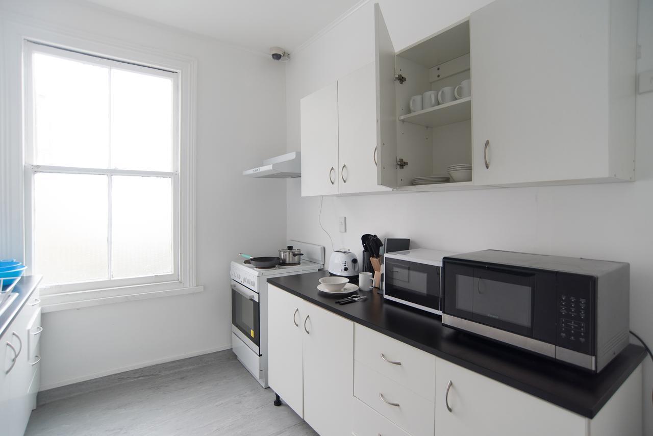 215 Edinburgh Castle Hostel โอ๊คแลนด์ ภายนอก รูปภาพ
