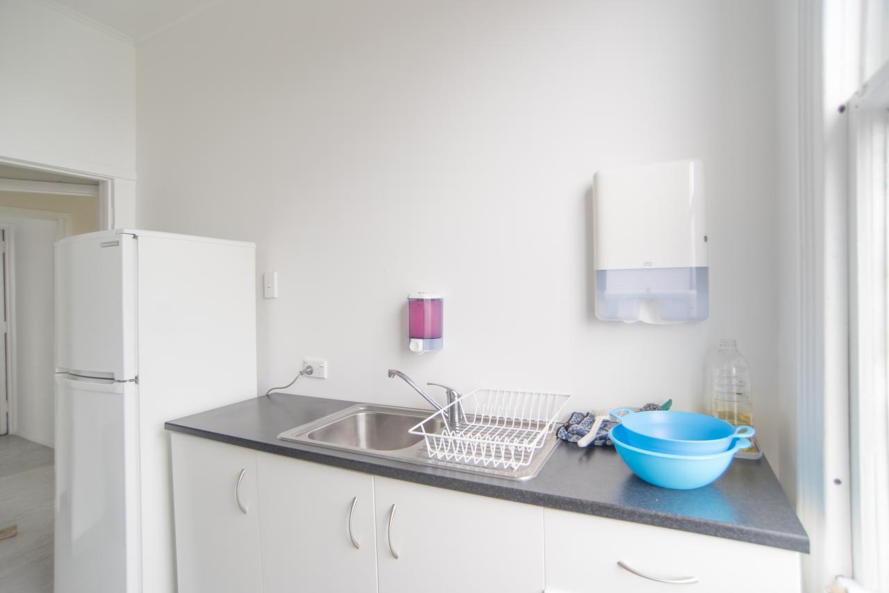 215 Edinburgh Castle Hostel โอ๊คแลนด์ ภายนอก รูปภาพ